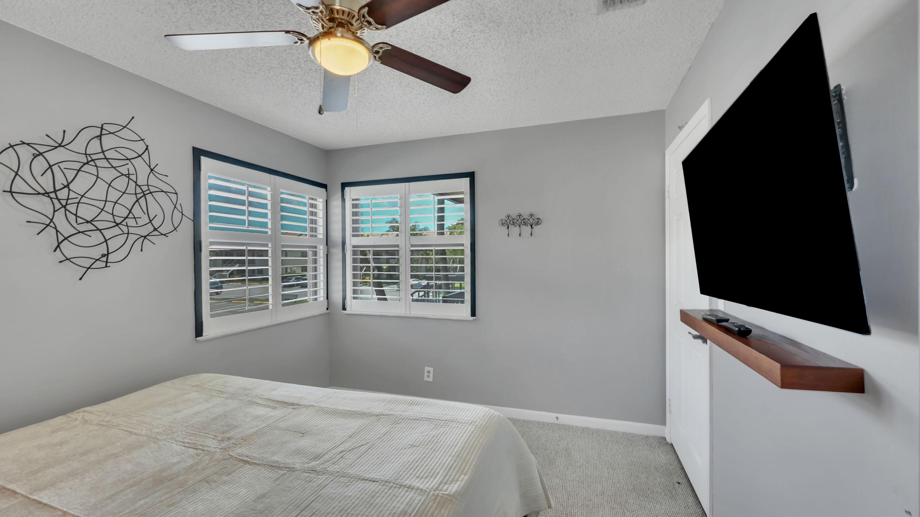 7618 Tahiti Lane 206 — photo
