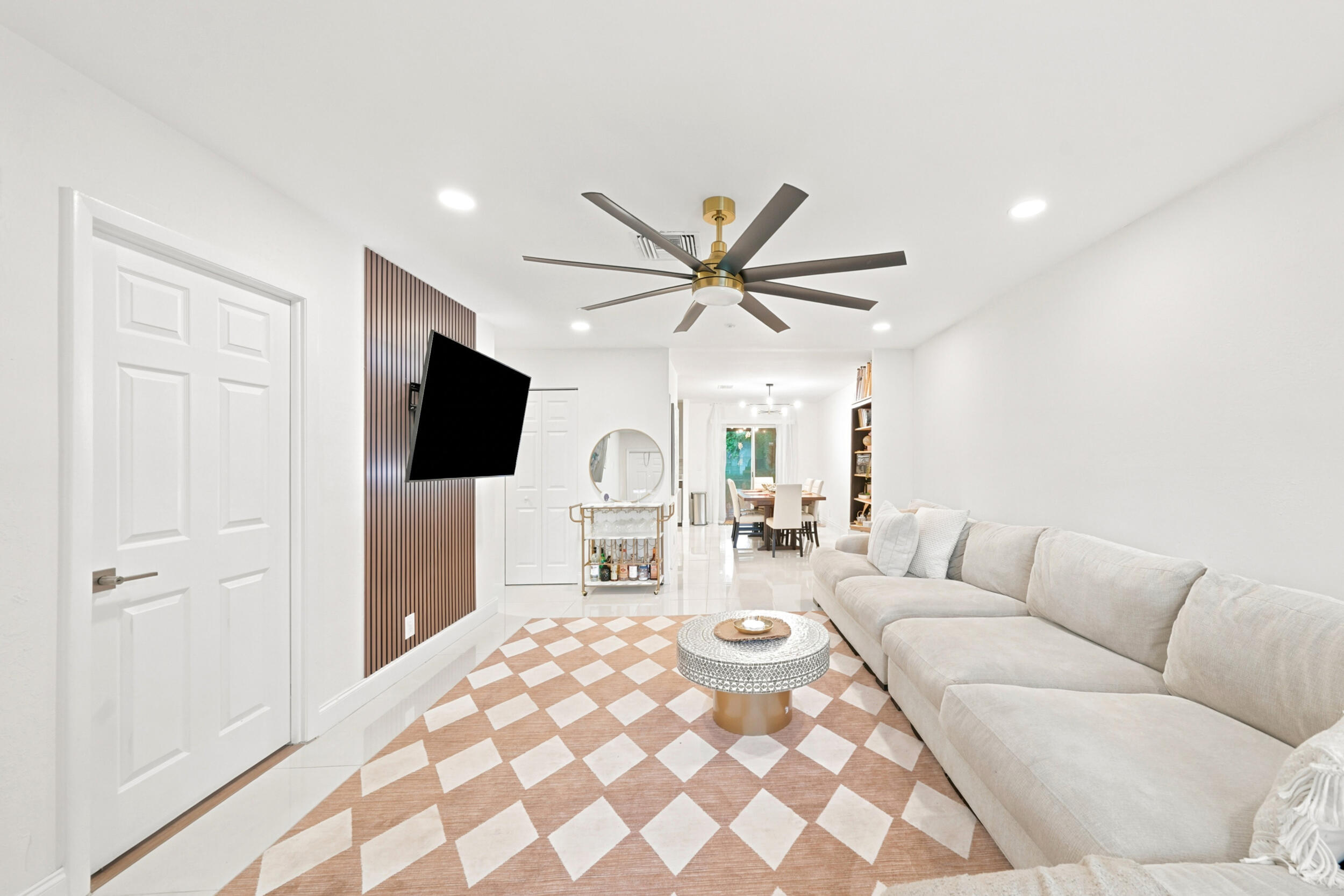 8026 SW 20th Court — photo