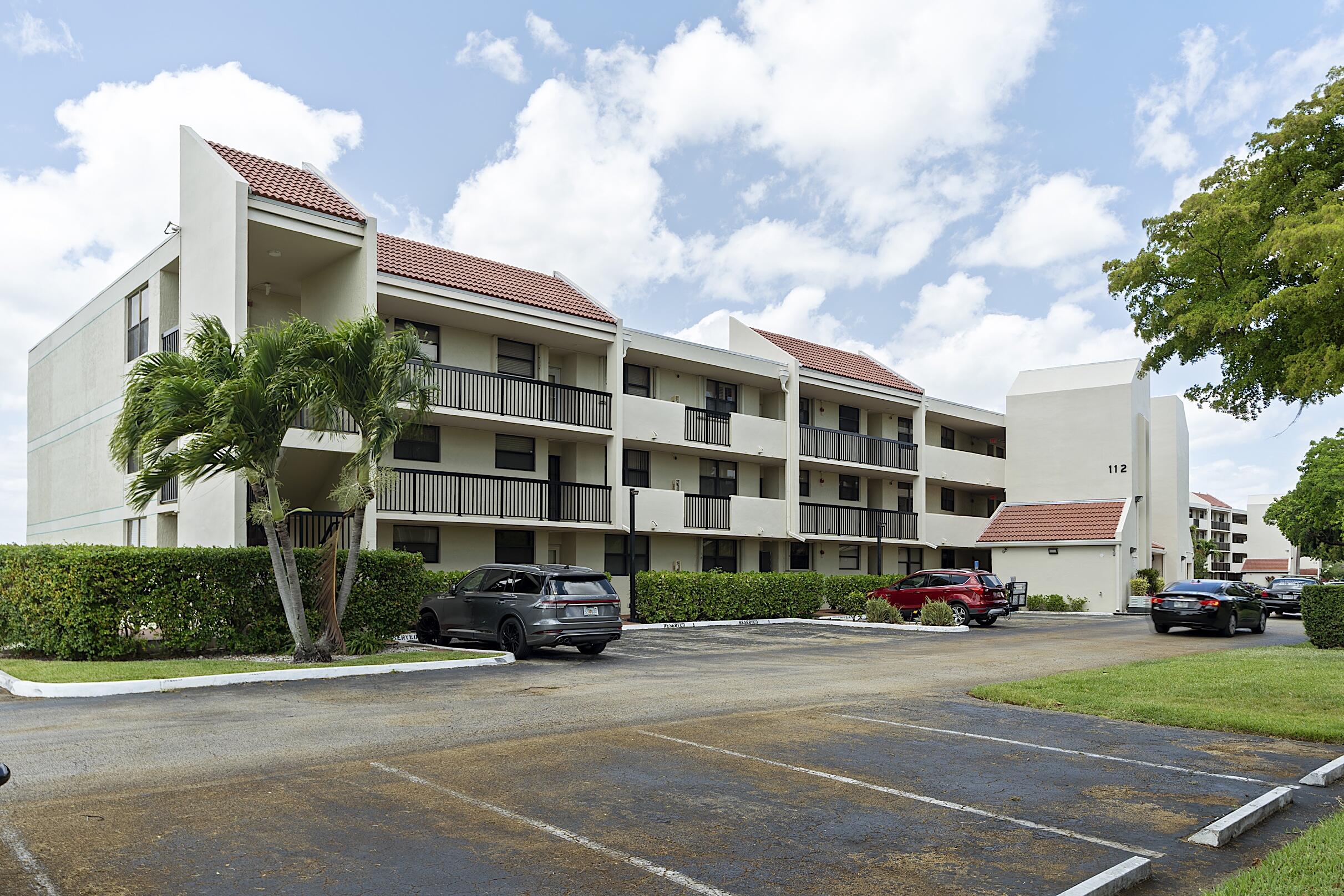 112 Lake Emerald Drive 209 — photo