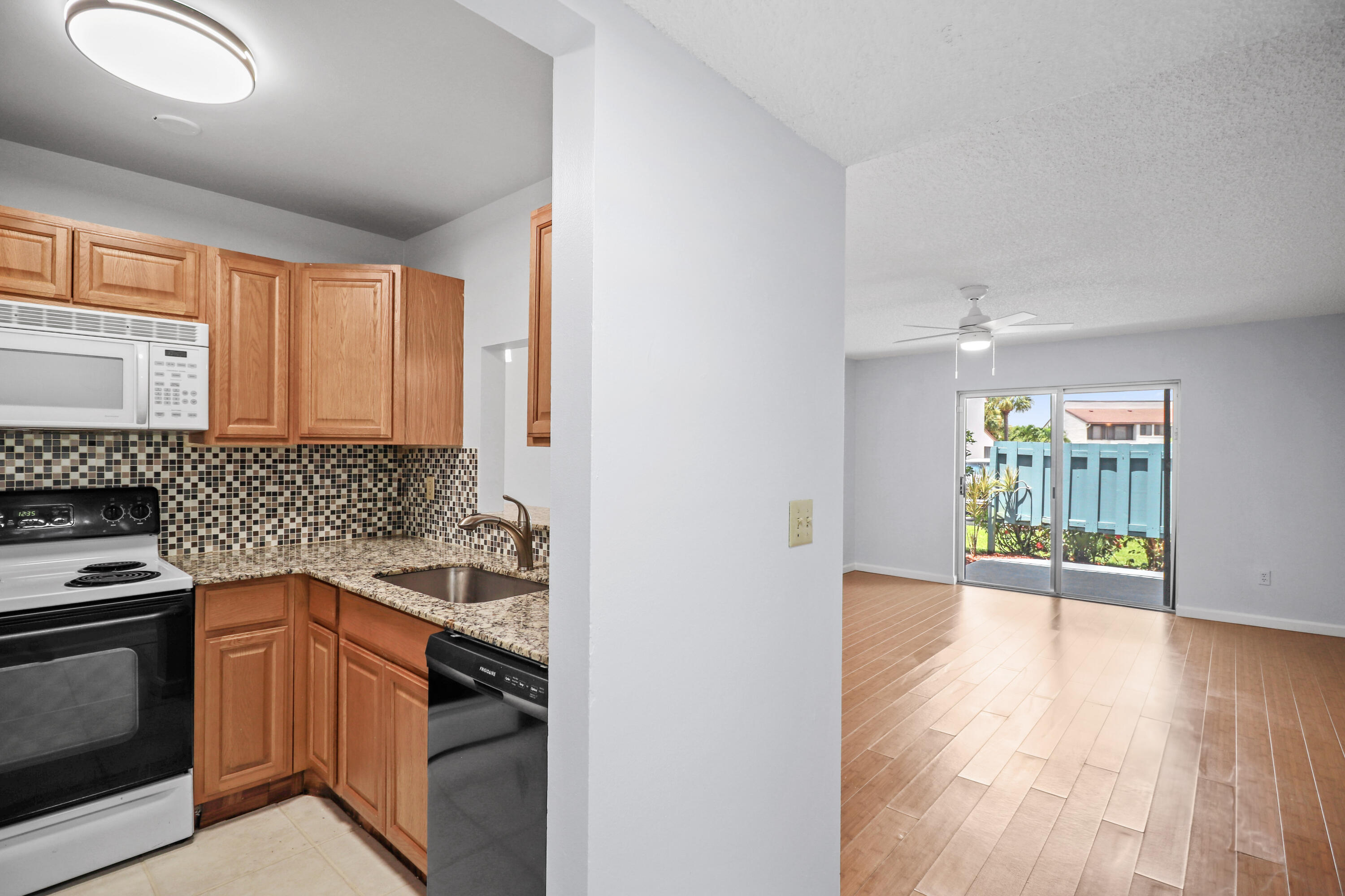 950 S Kanner Highway D5 — photo