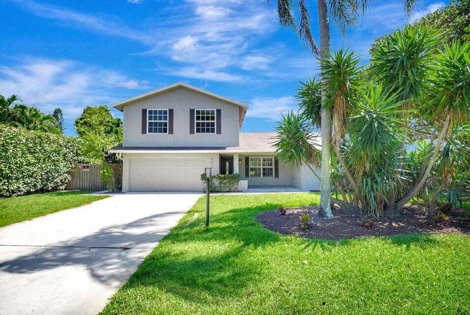 4610 Pine Tree Drive — photo