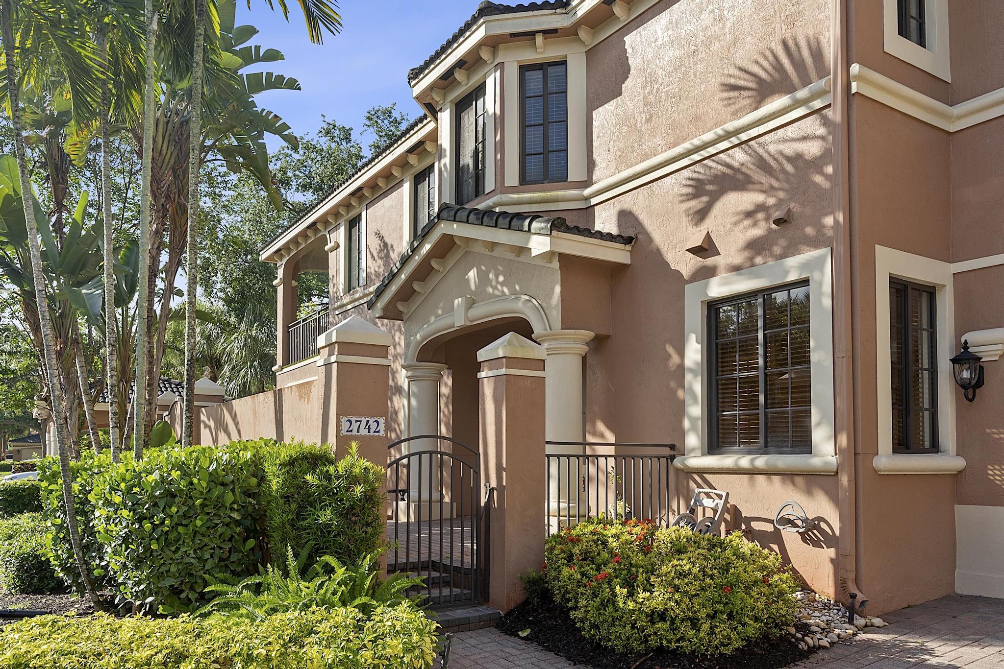 2742 Kinsington Circle — photo
