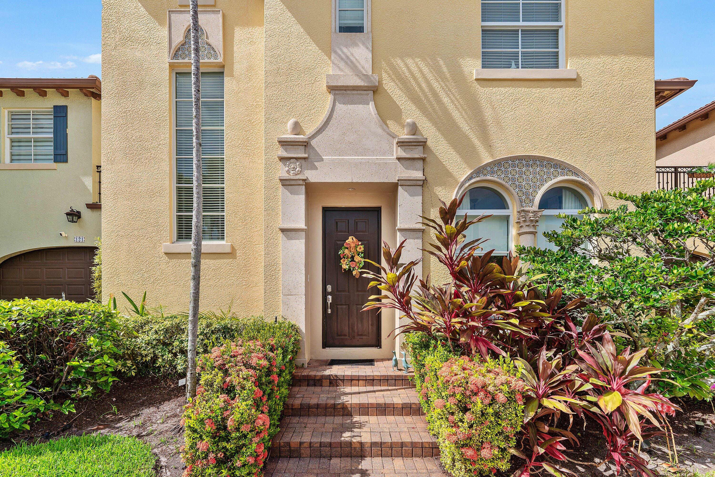 115 Via Poinciana Lane — photo