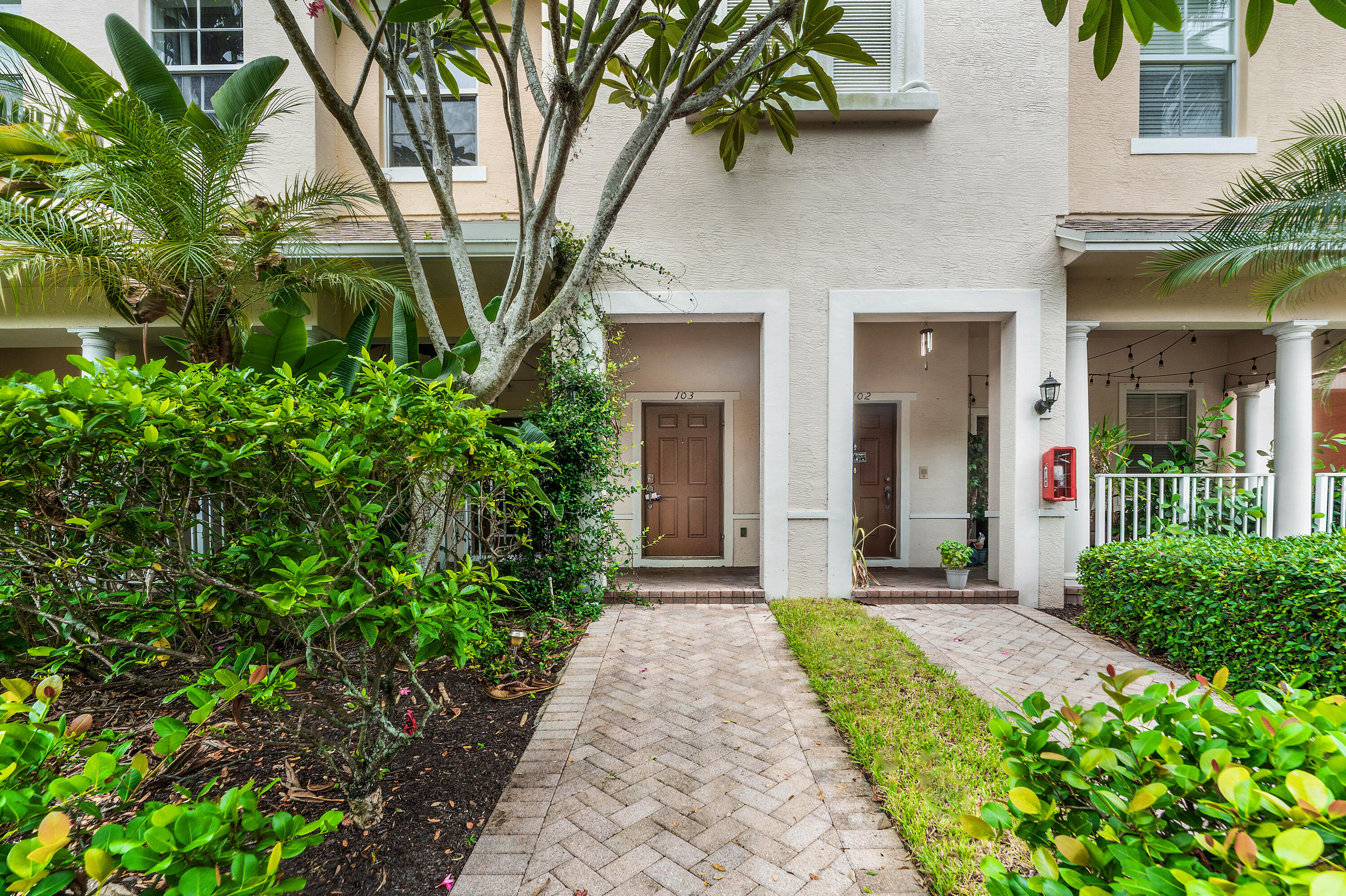 341 Indian Creek Parkway 103 — photo