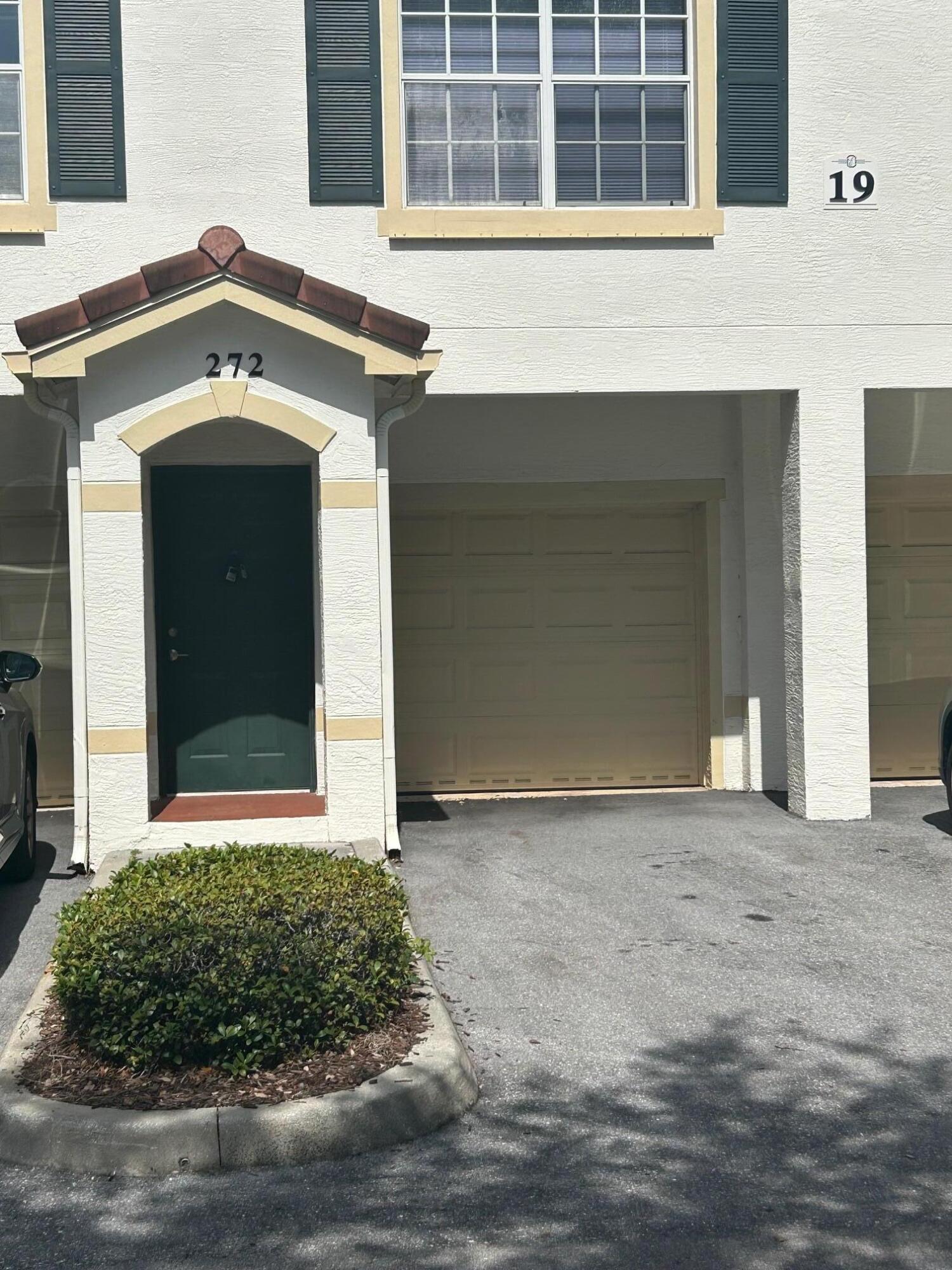 272 SE Kitching Circle — photo