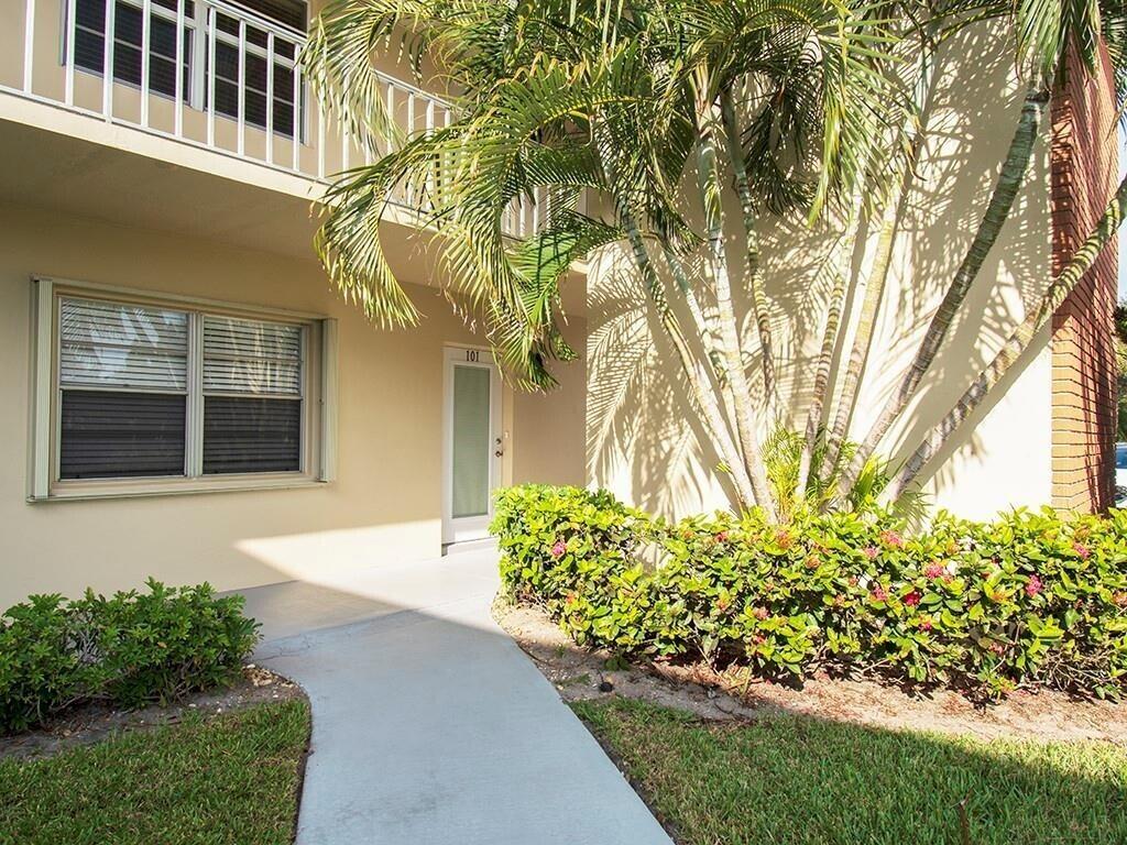 73 Royal Oak Court 101 — photo