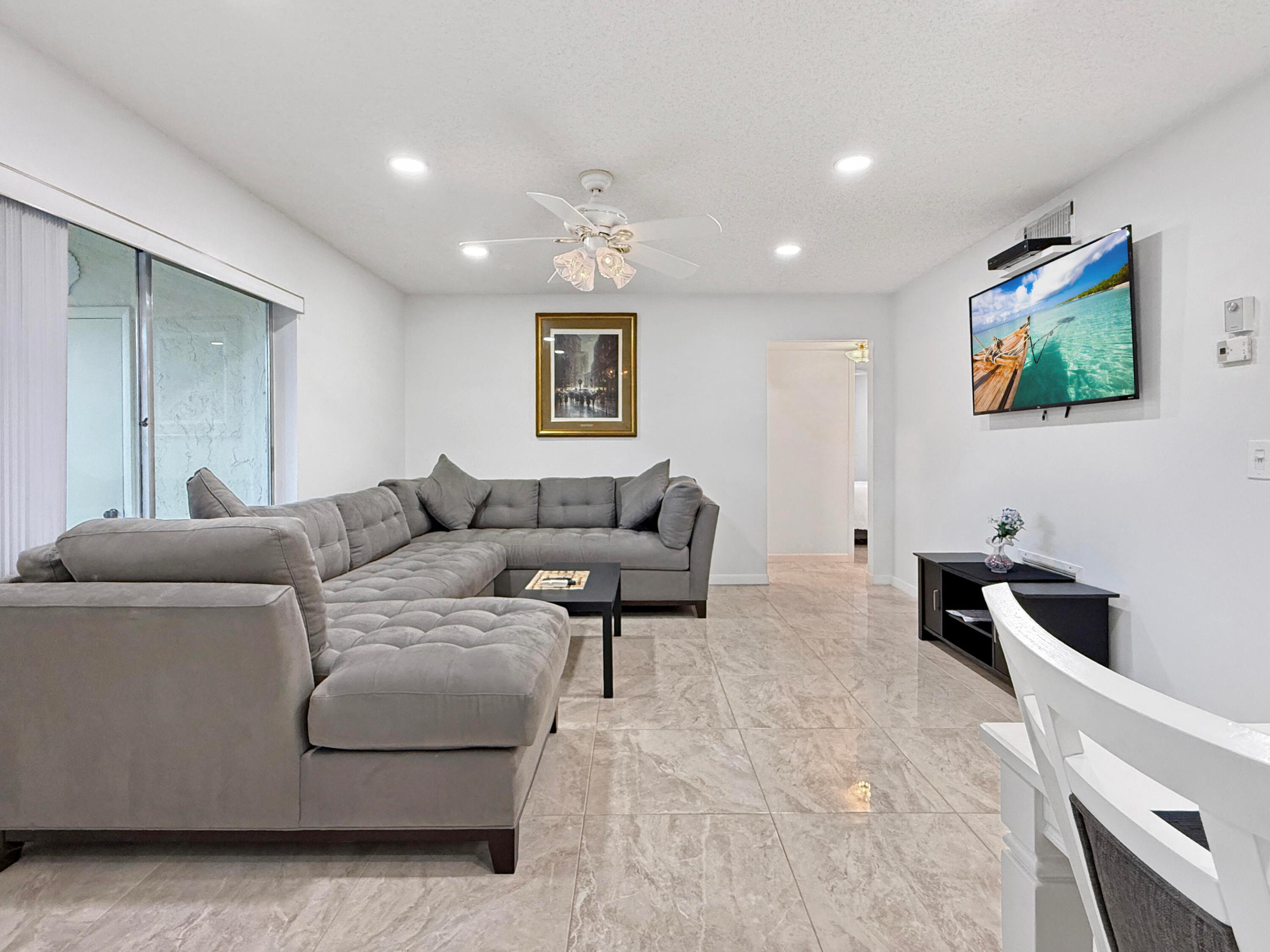 232 Pine High Occupancy Vehicle Circle C2 — photo