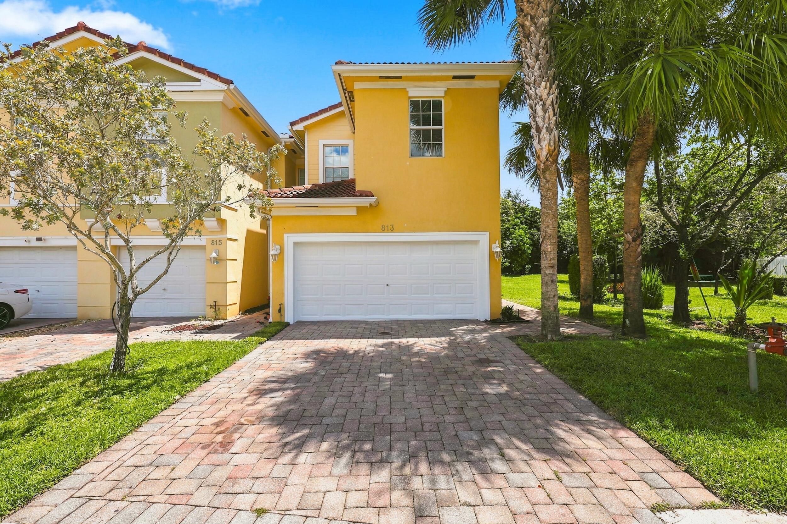 813 Pipers Cay Drive — photo