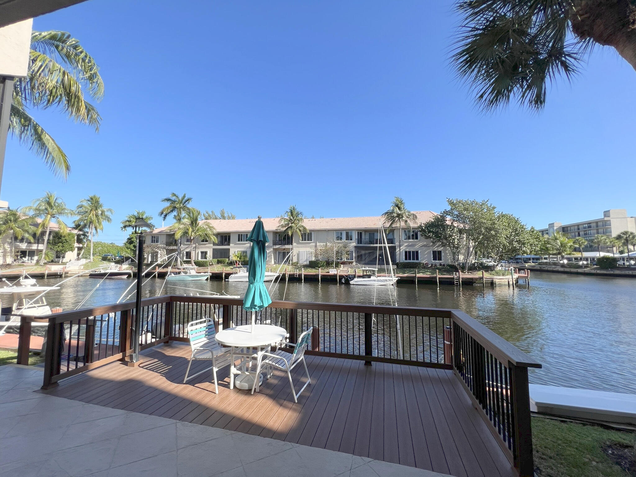 1 Royal Palm Way 3050 — photo