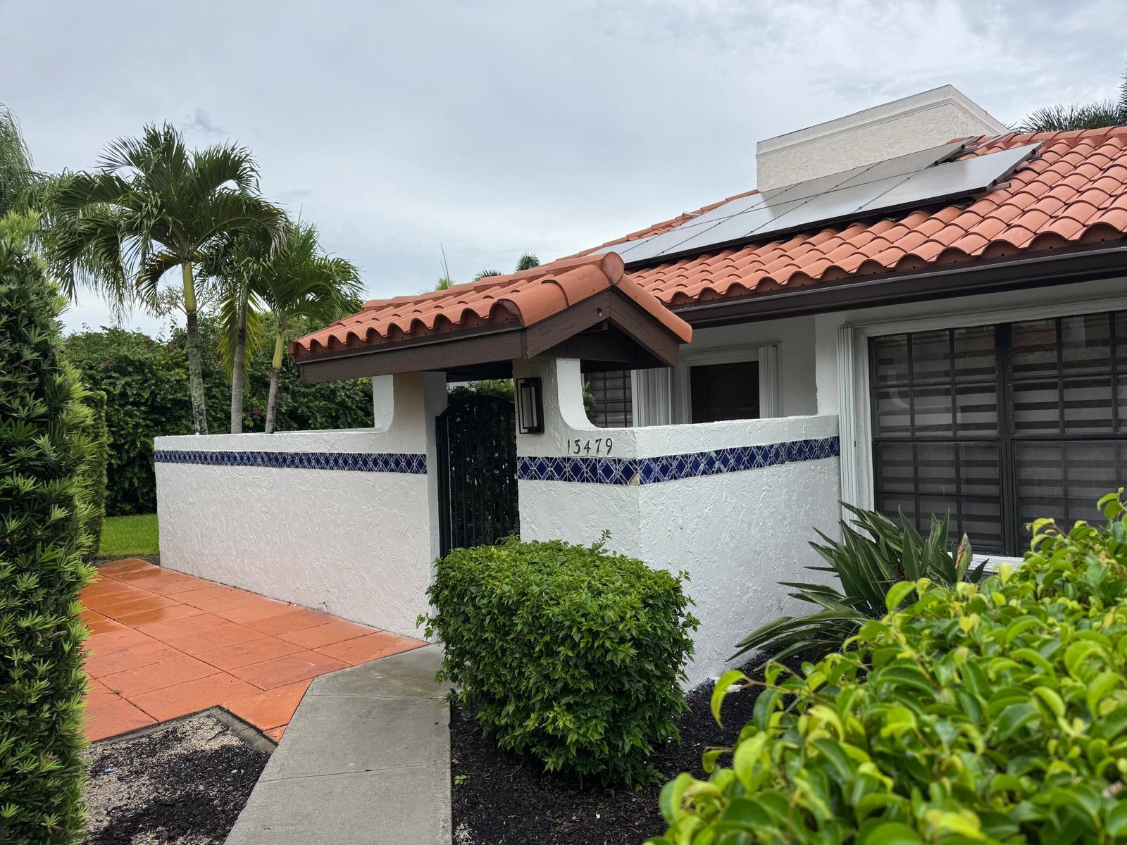 13479 Fountain View Boulevard — photo