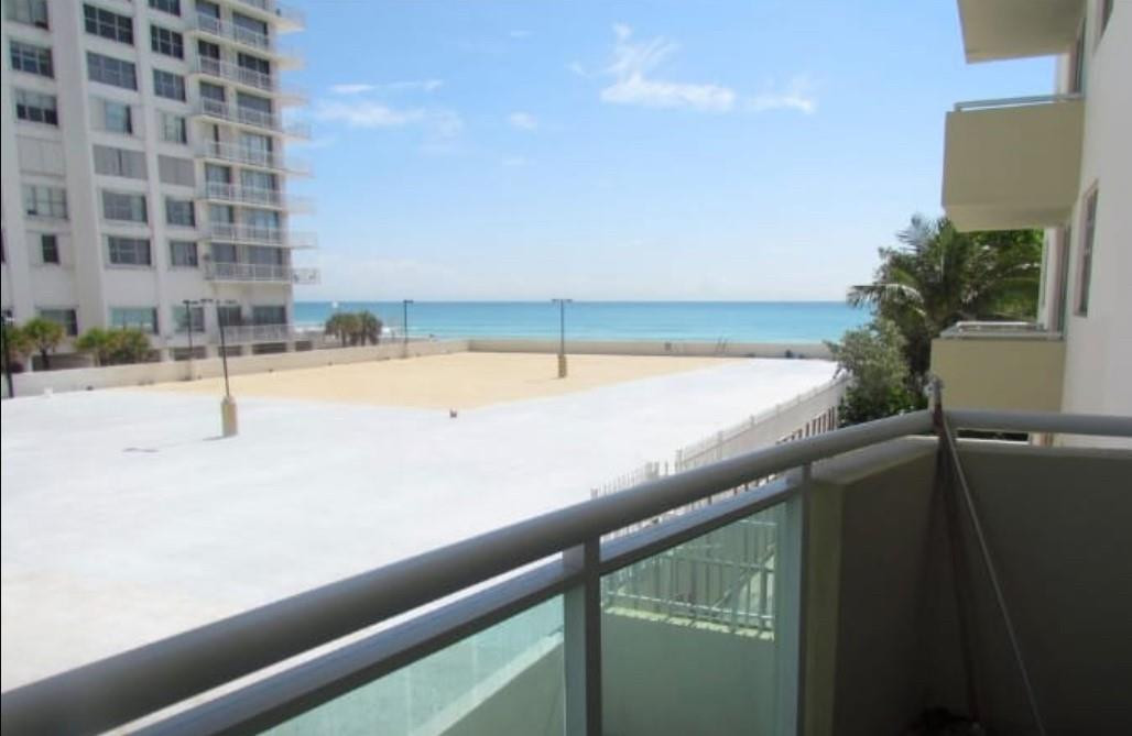 3001 S Ocean Drive — photo