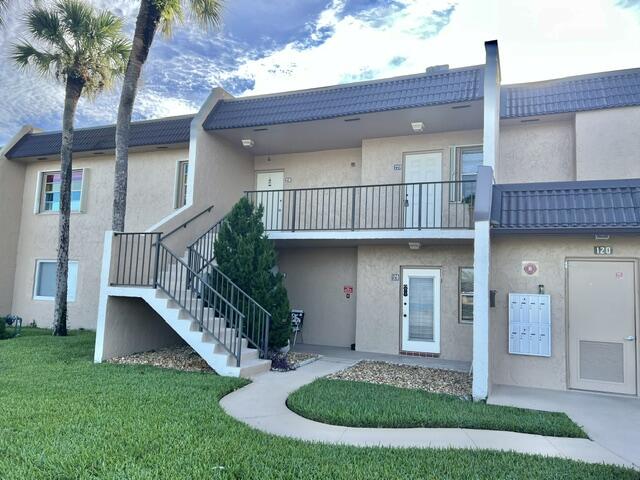120 Lake Meryl Drive 220 — photo