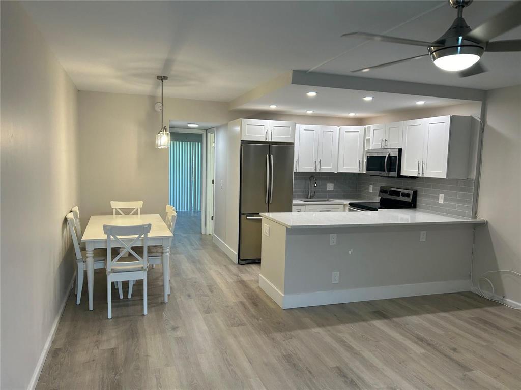 423 Markham T 423 — photo