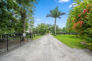 708 Rambling Drive Circle ~ Barn & Apartment — photo