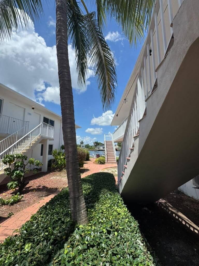 999 S Riverside Drive 101 — photo