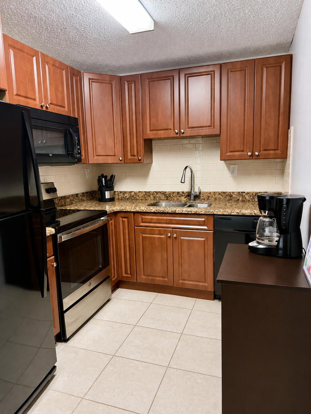 405 Meadows Circle 405 — photo