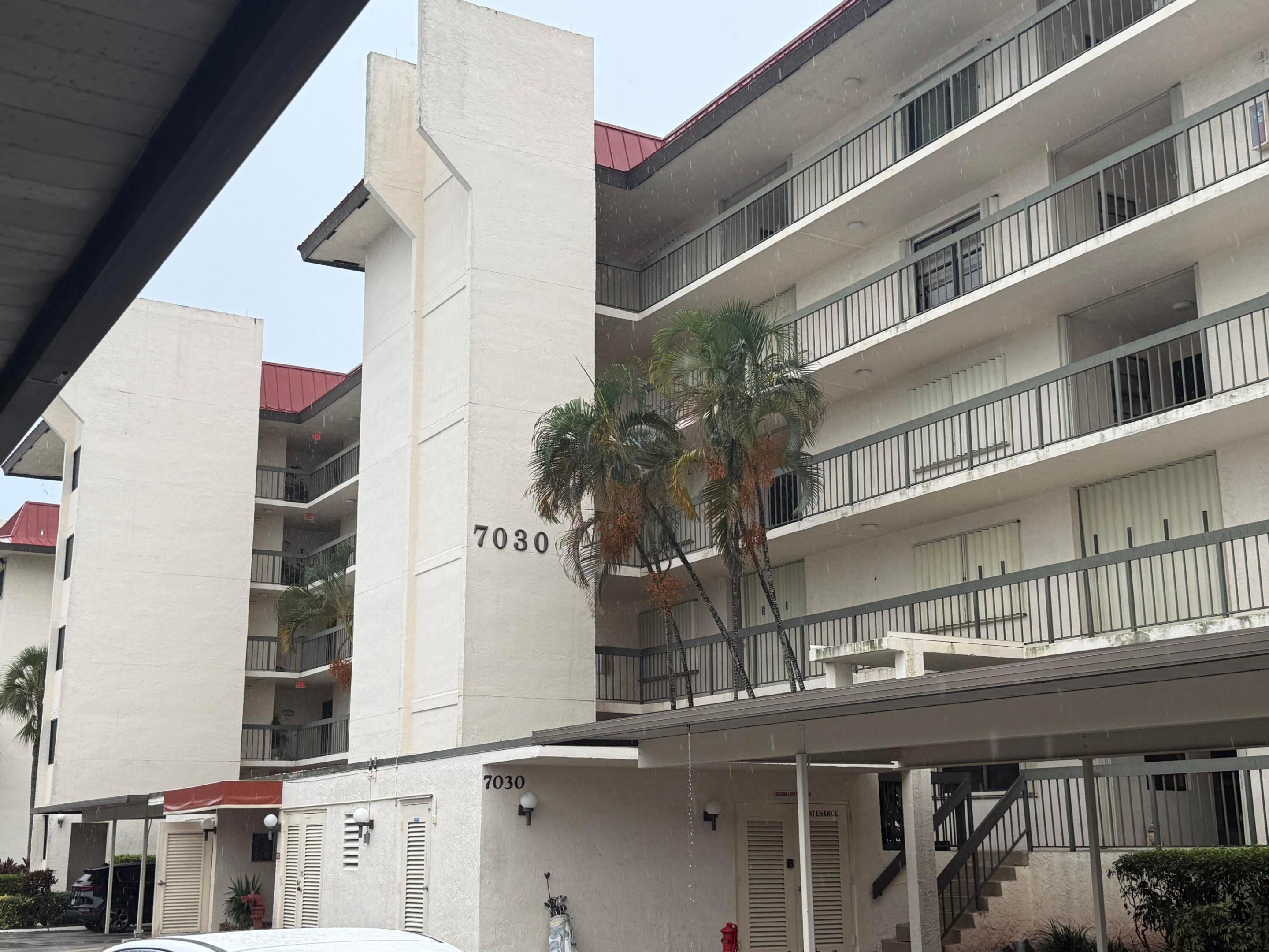 7030 Half Moon Circle 121 — photo