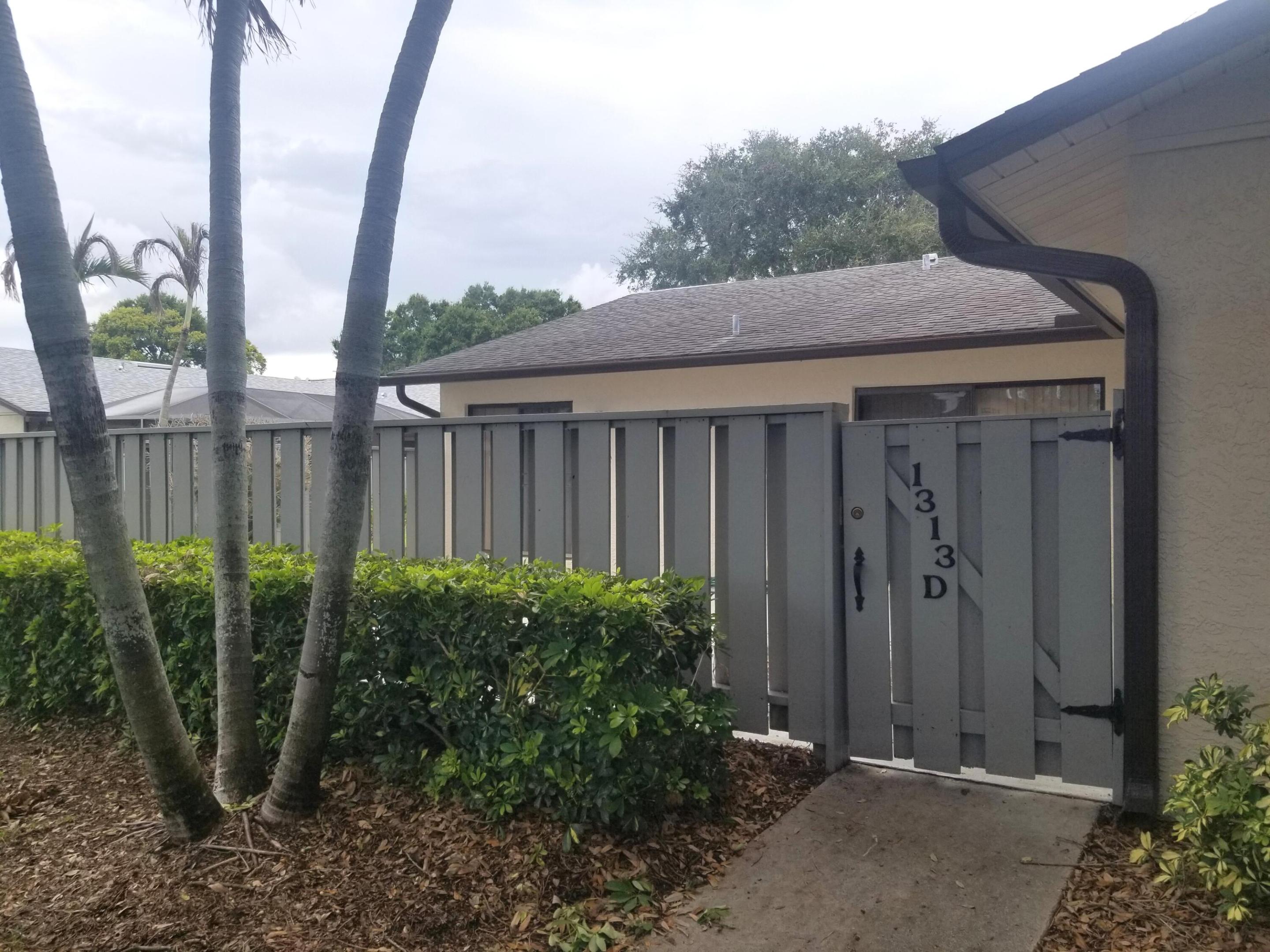 1313 Peppertree Trail D — photo