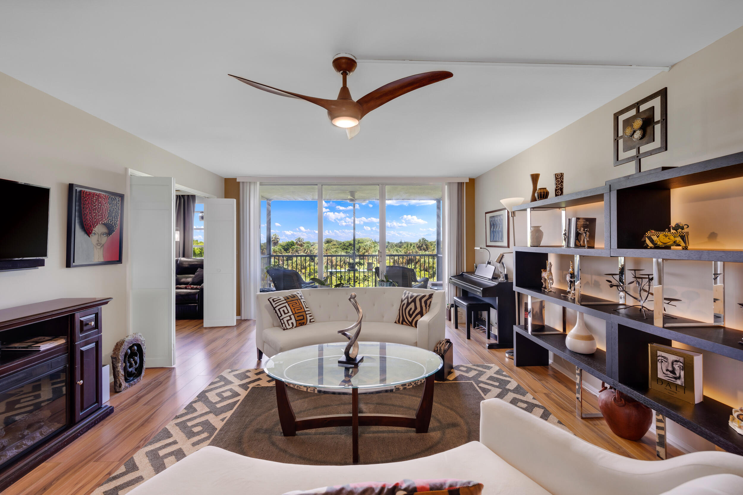3960 Oaks Clubhouse Drive 504 — photo