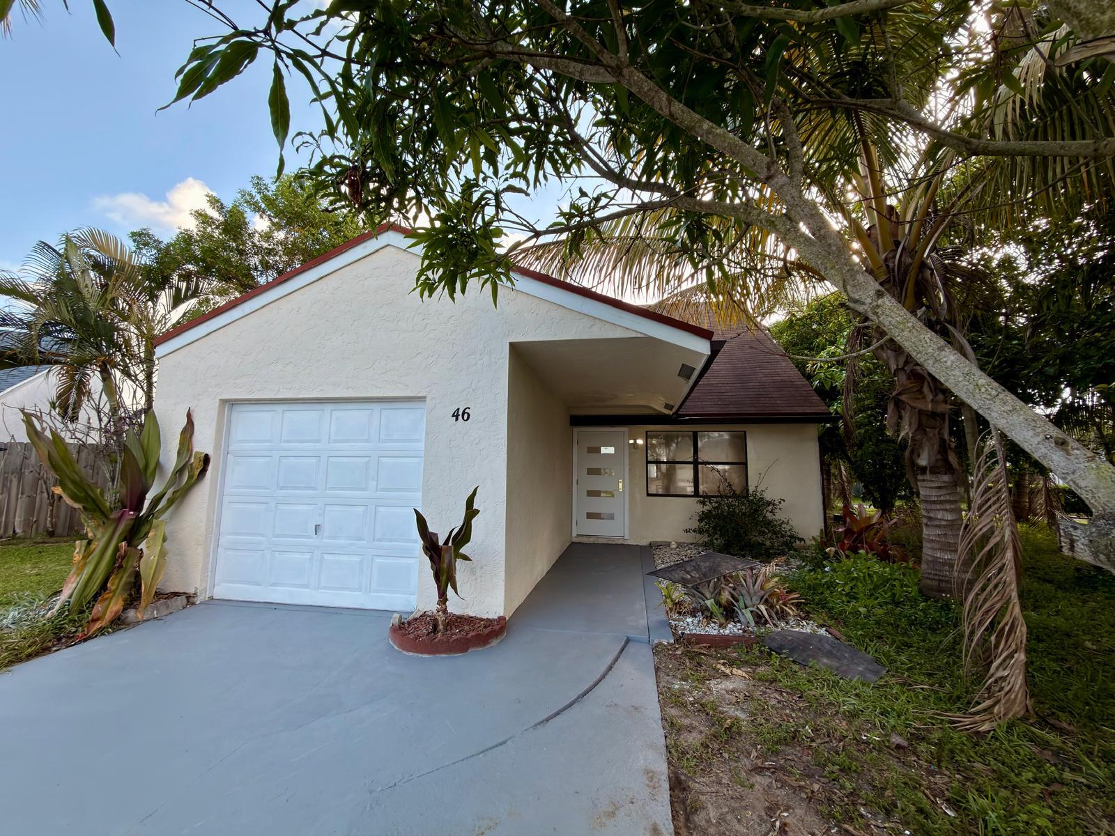 46 Tara Lakes Drive E — photo