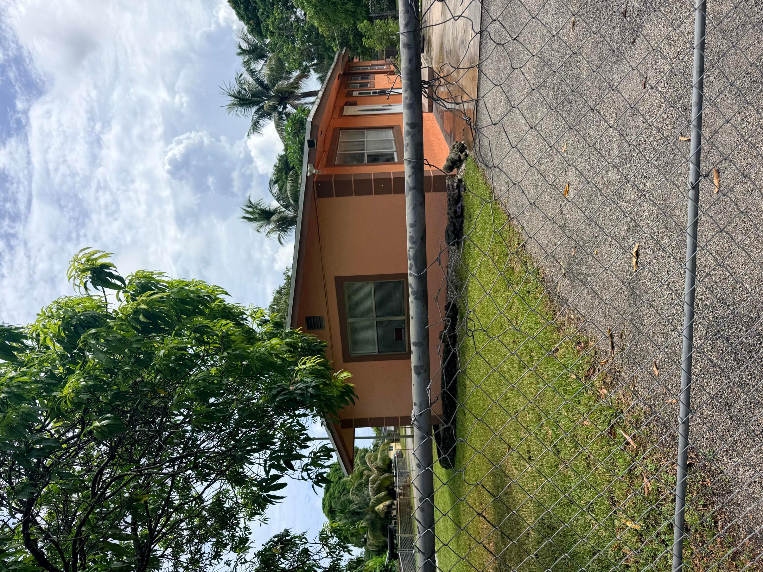 1643 NW 11th Avenue — photo