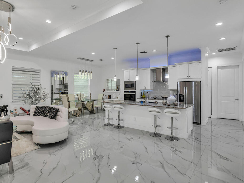 2910 SW Sterling Street — photo
