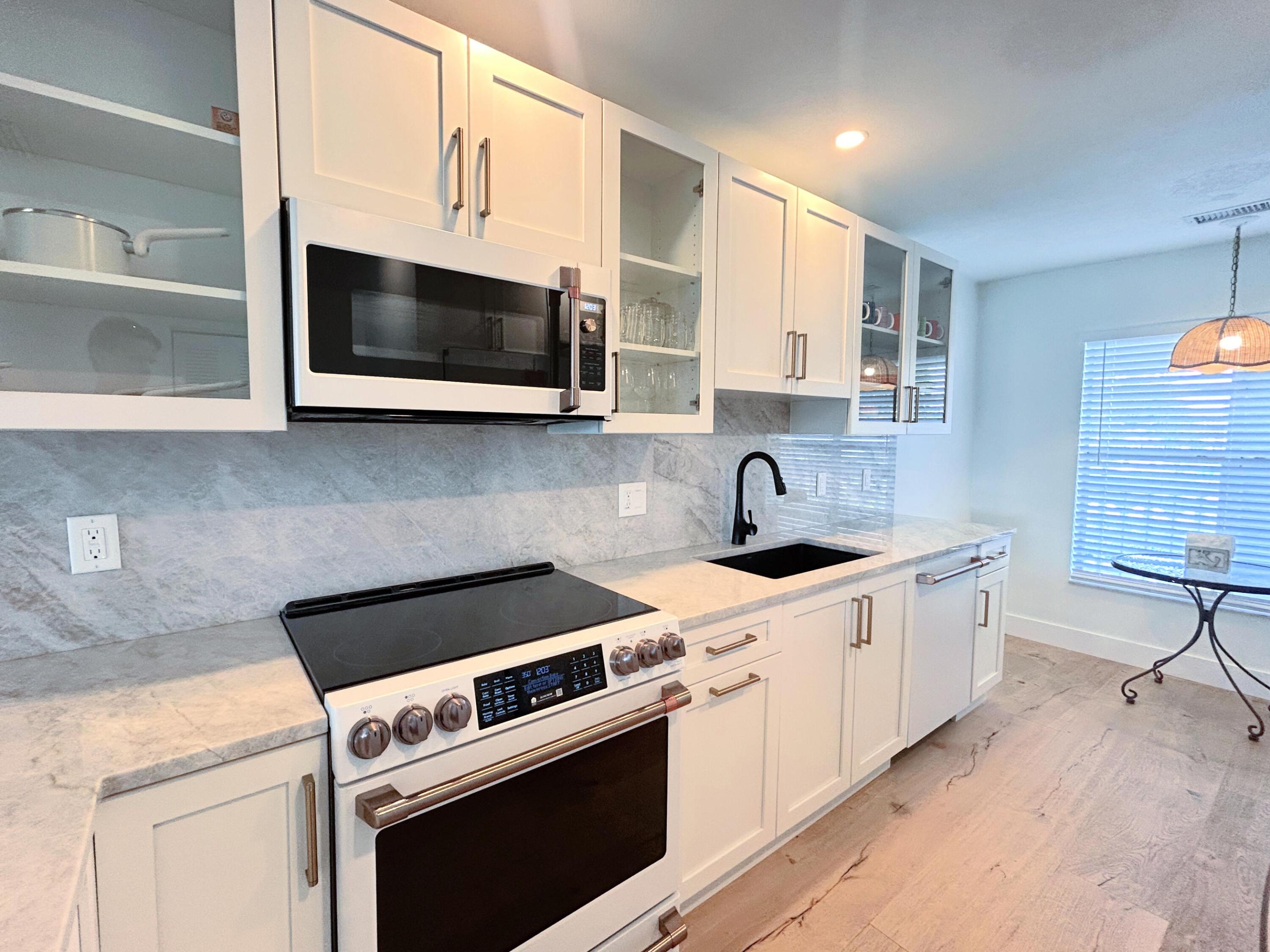 1030 Silk Oak Terrace 203 — photo