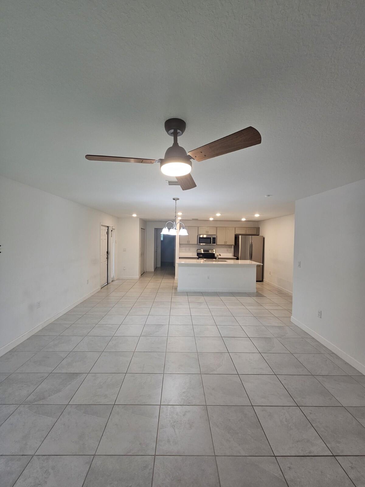 6765 Broadwater Lane — photo