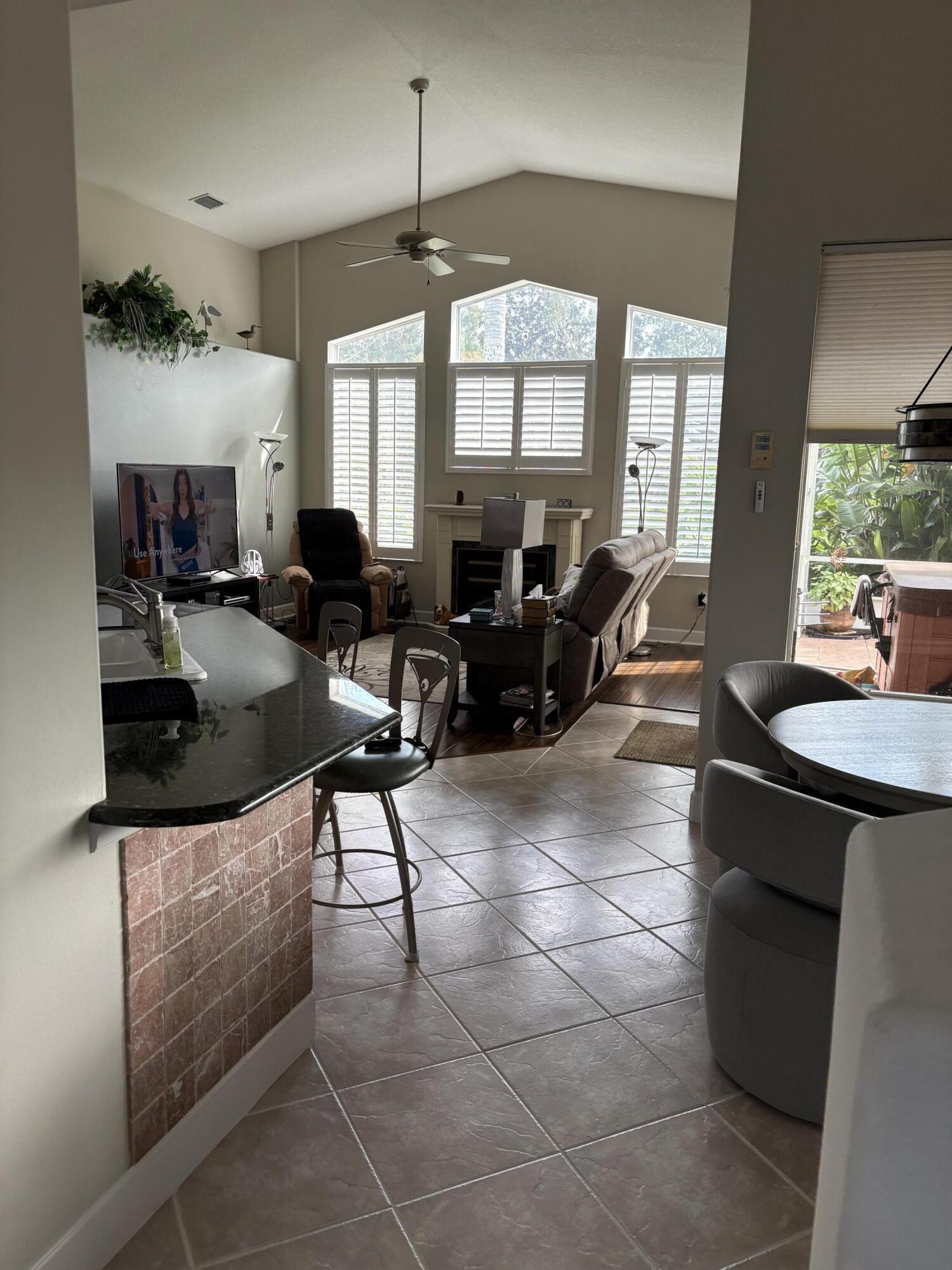 8 Tropic Lake Way — photo
