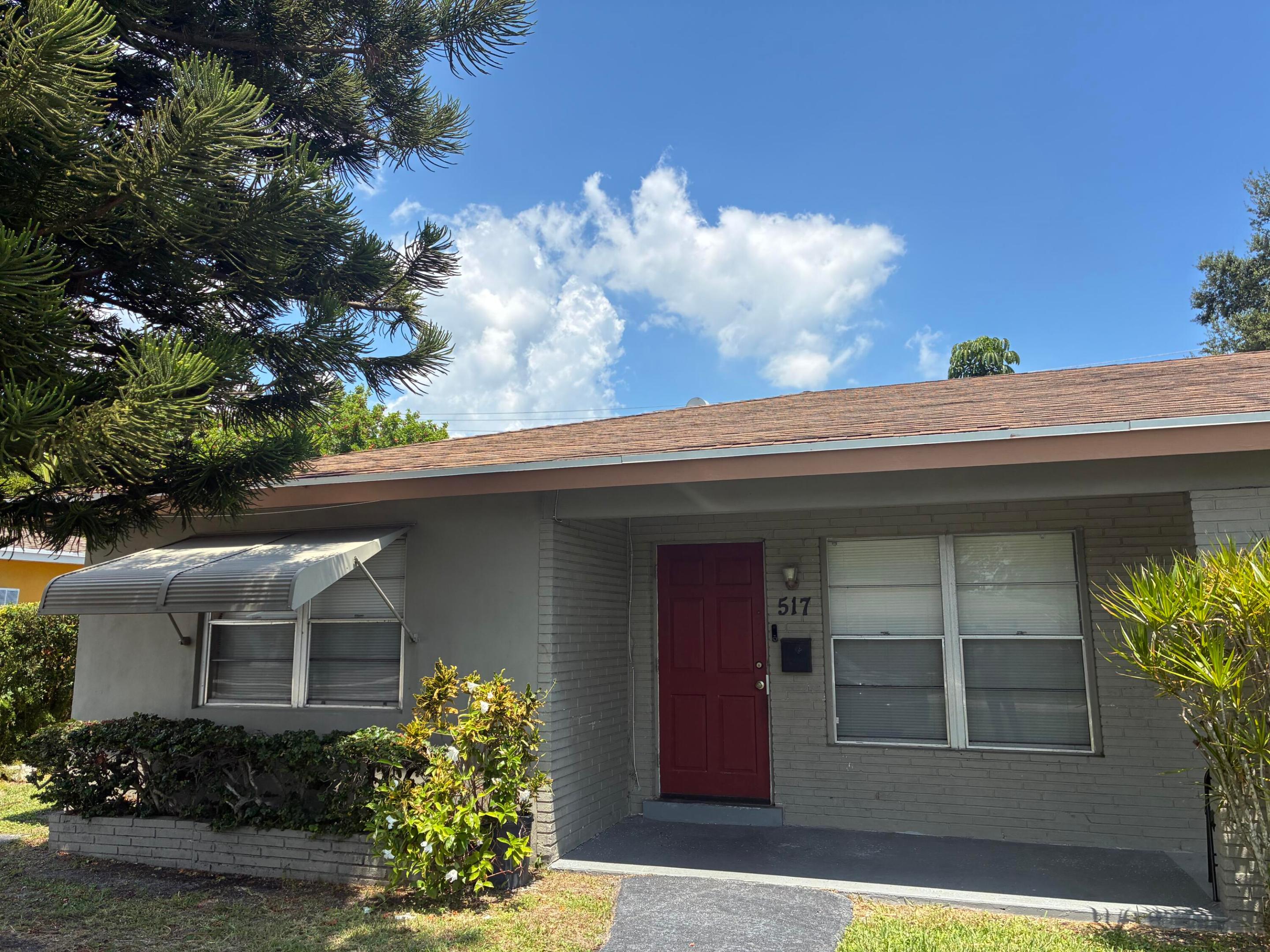 517 Silver Beach Road — photo