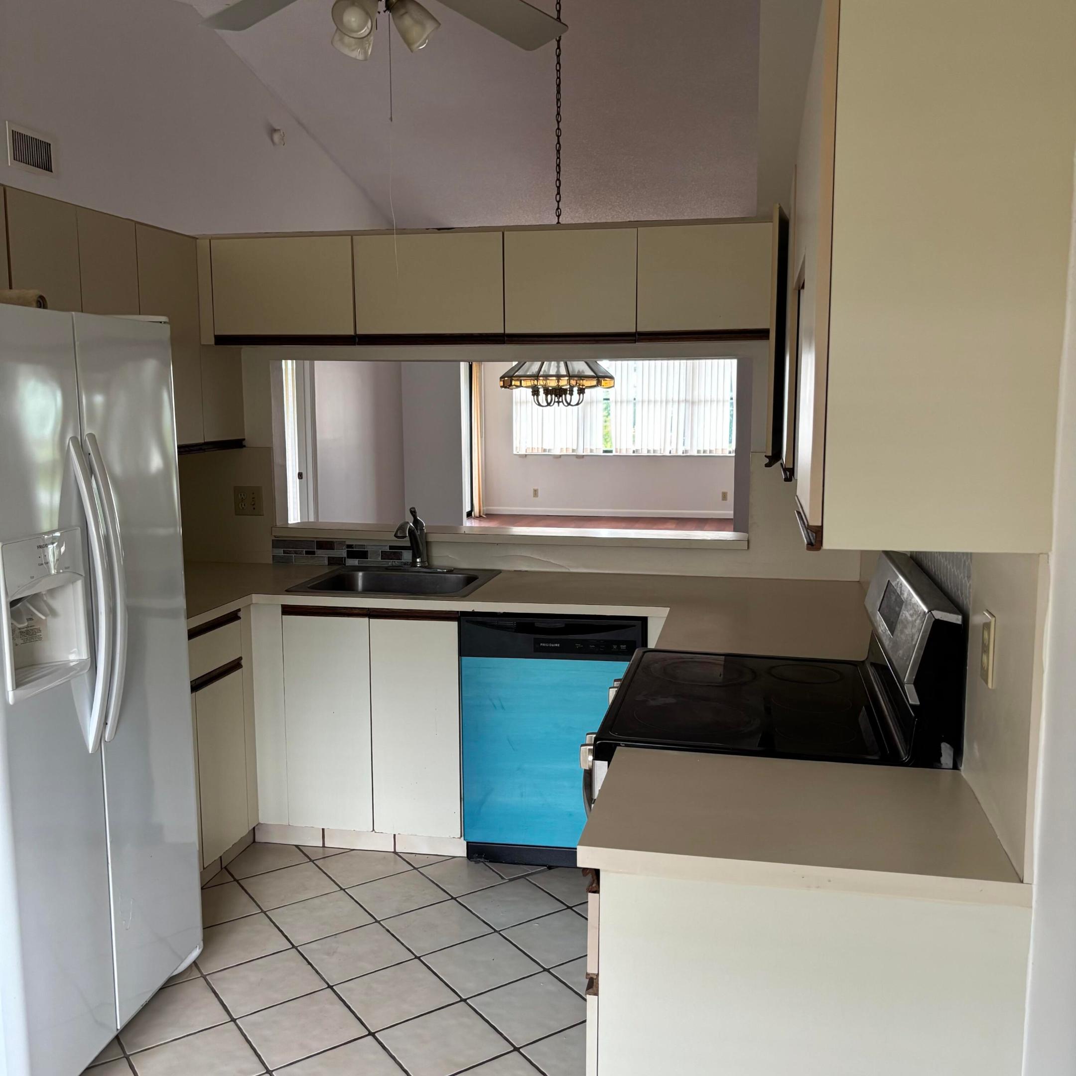 7641 Tahiti Lane 205 — photo