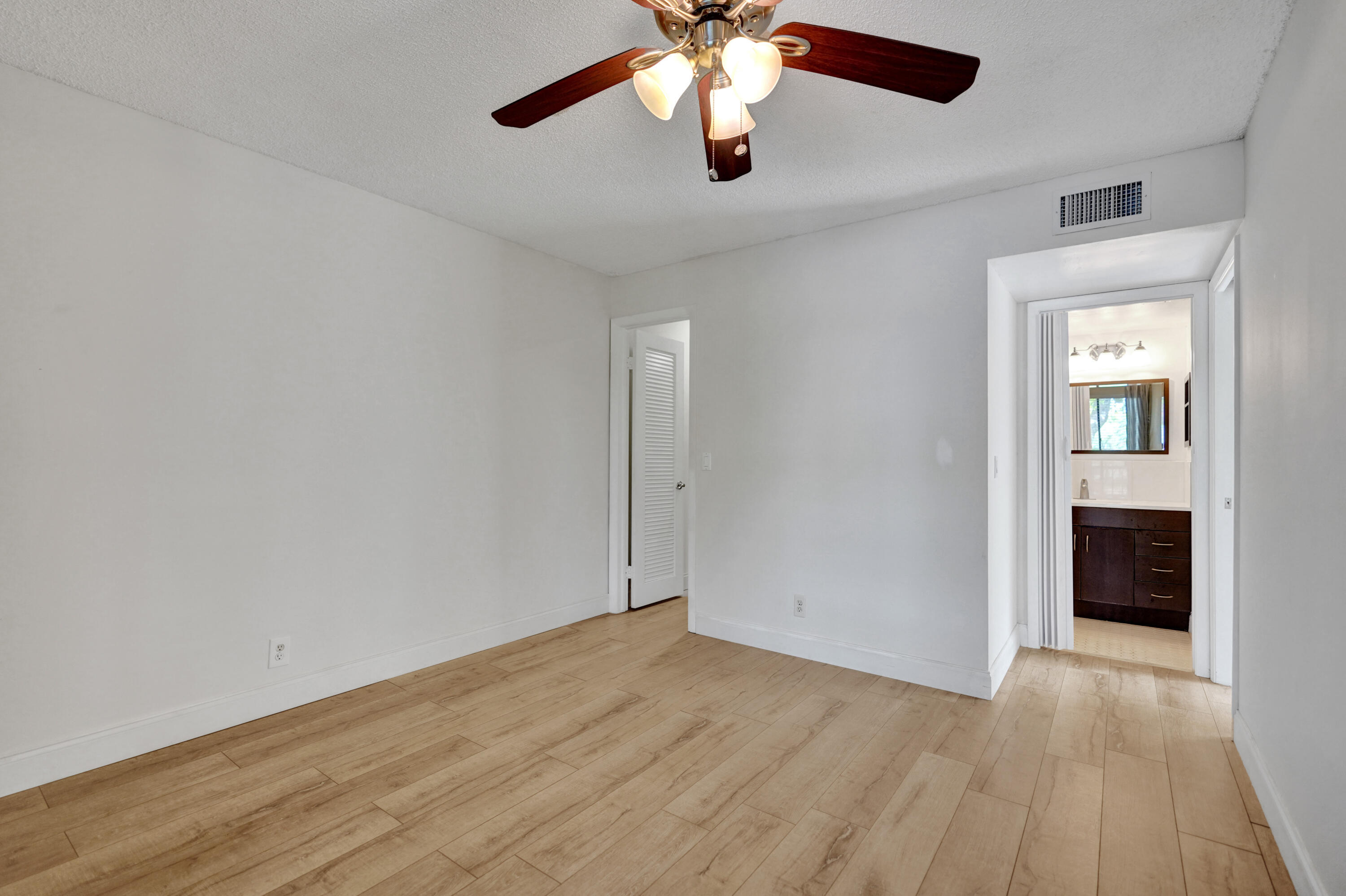 15036 Ashland Lane B 70 — photo