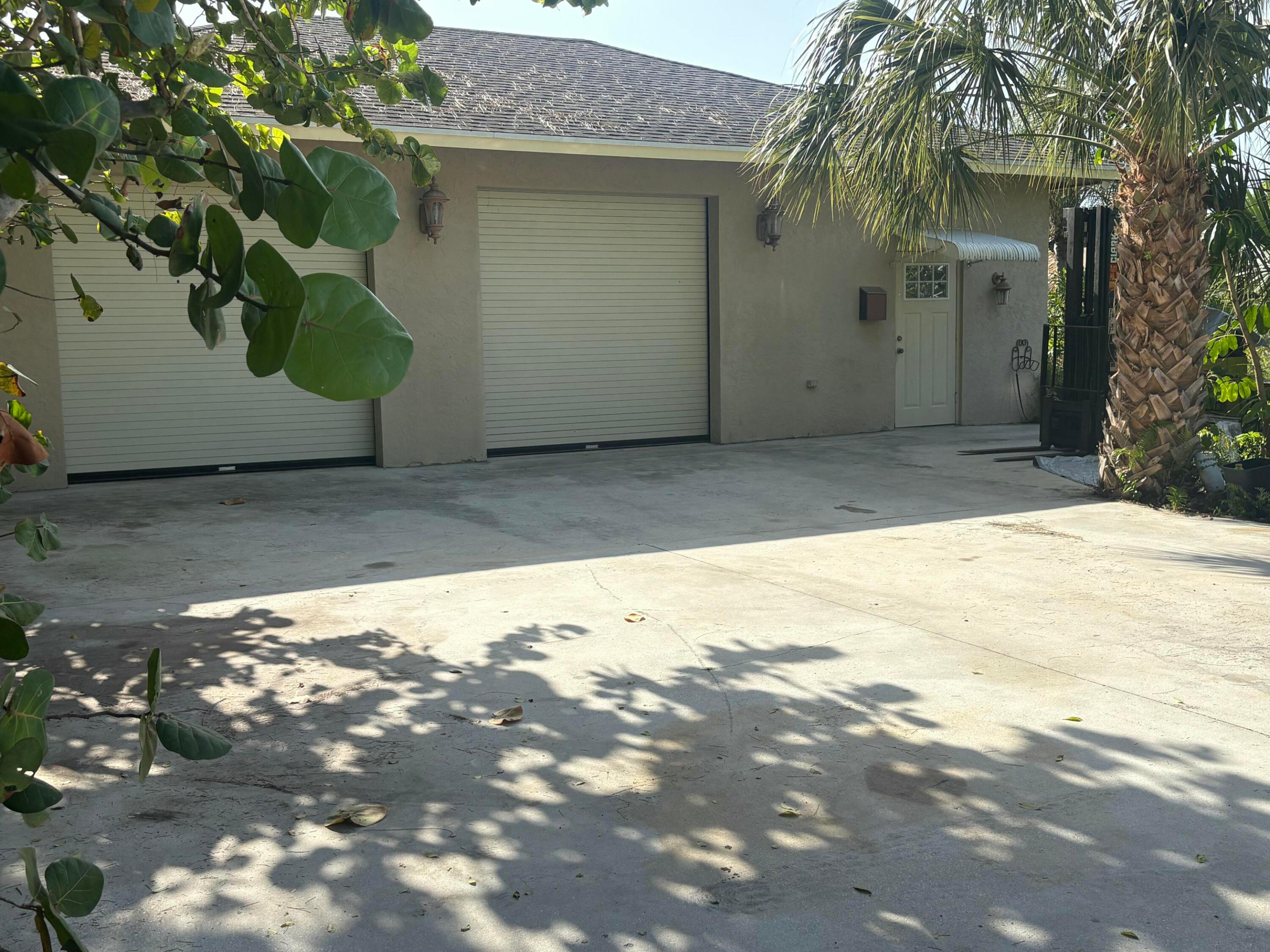 3127 Carol Avenue — photo