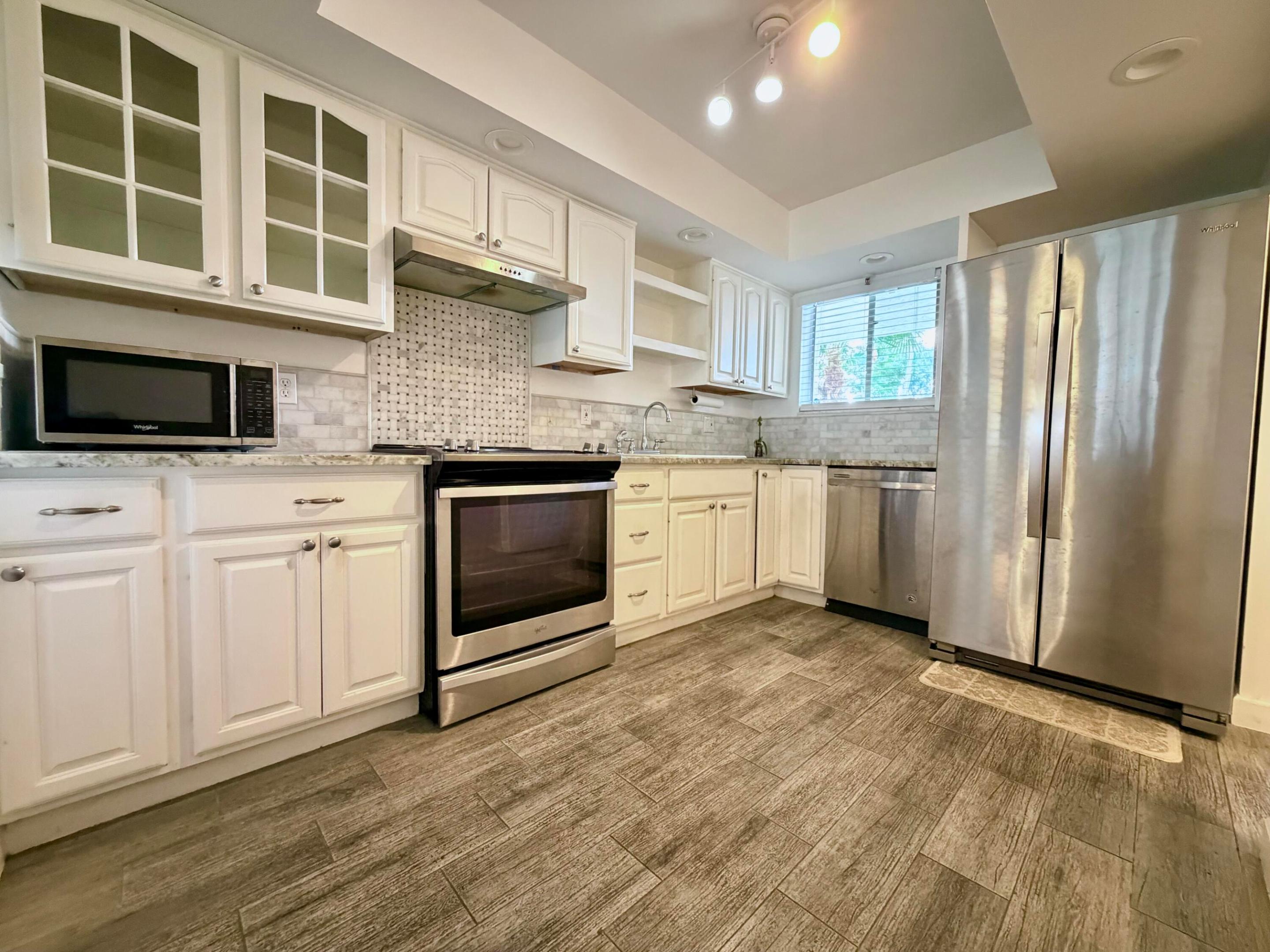 3186 Via Poinciana 115 — photo