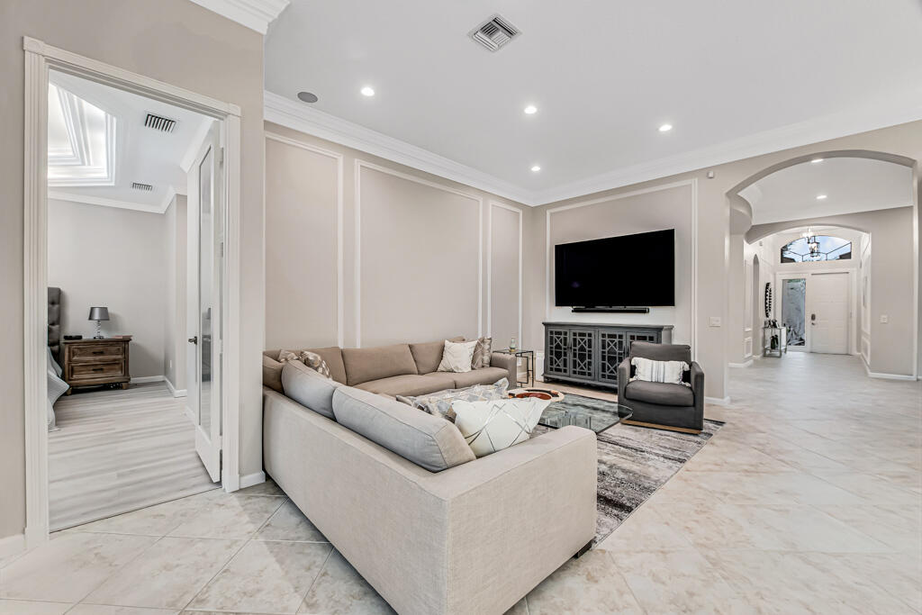 8225 La Jolla Vista Lane — photo