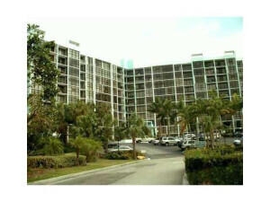 200 Leslie Drive 611 — photo