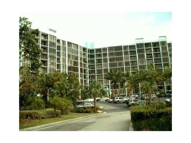 200 Leslie Drive — photo
