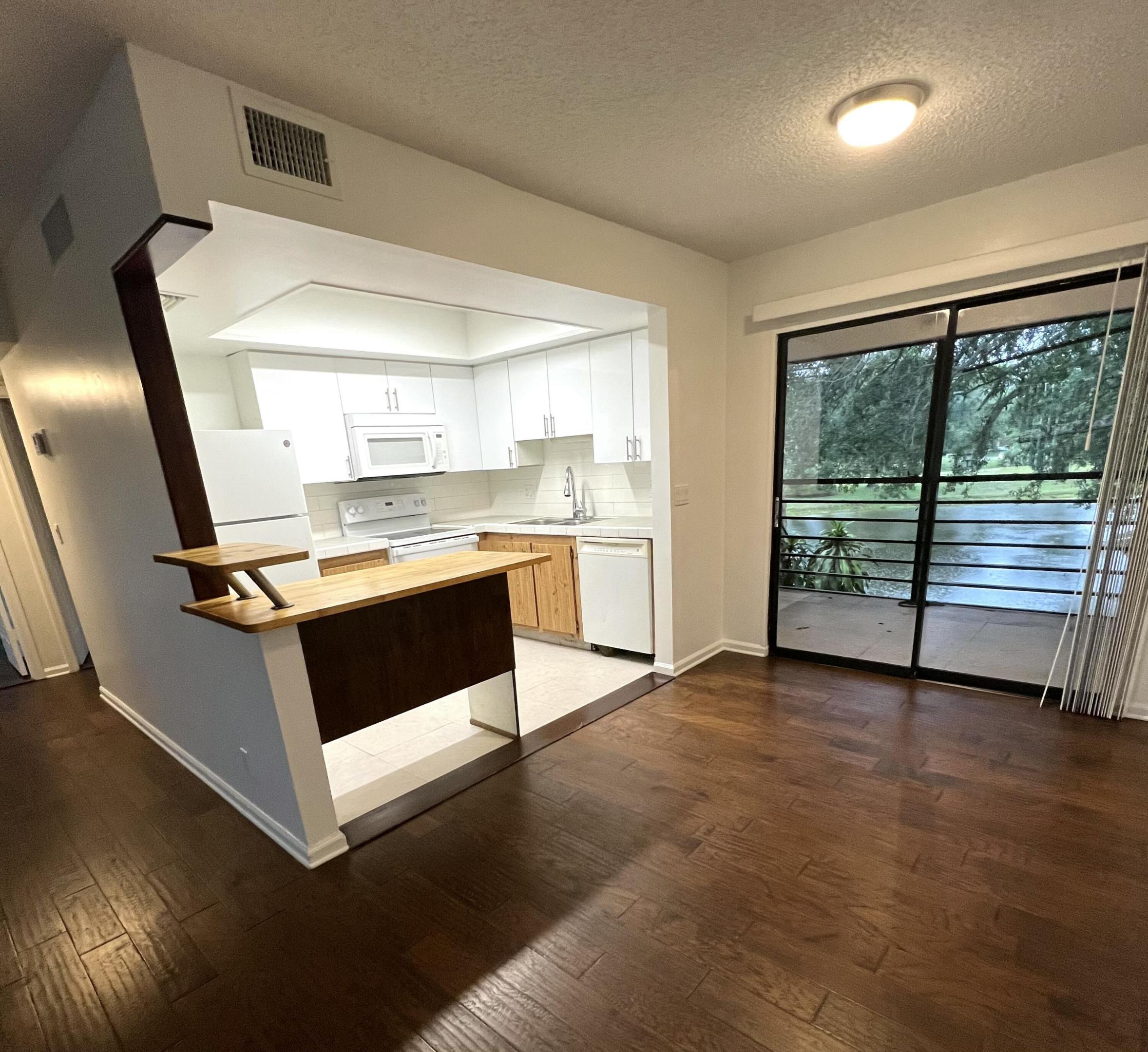 4205 Oak Terrace Drive — photo