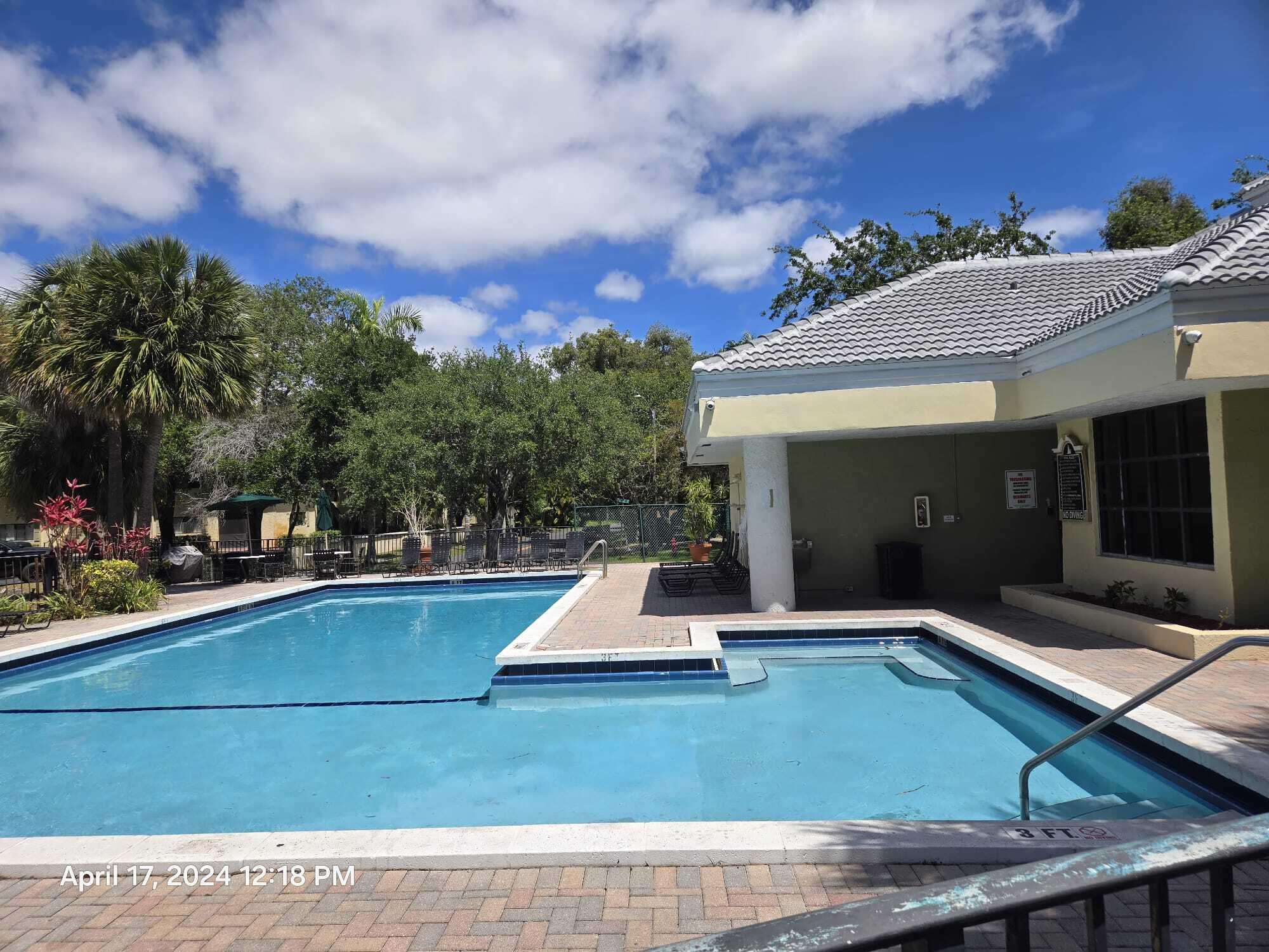 2445 SW 18th Terrace 1120 — photo