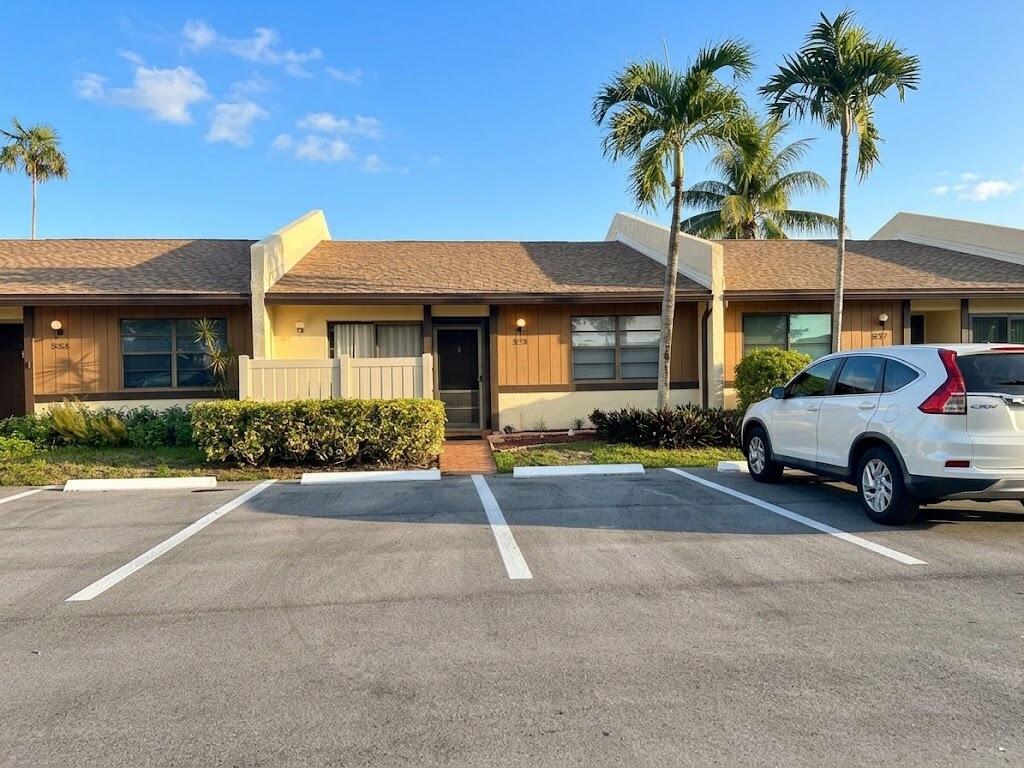 535 Banks Road 2-521 — photo