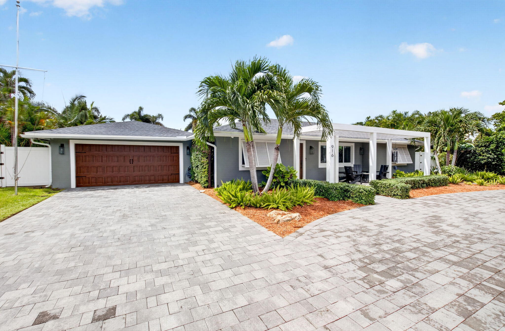 916 SW 36th Court — photo