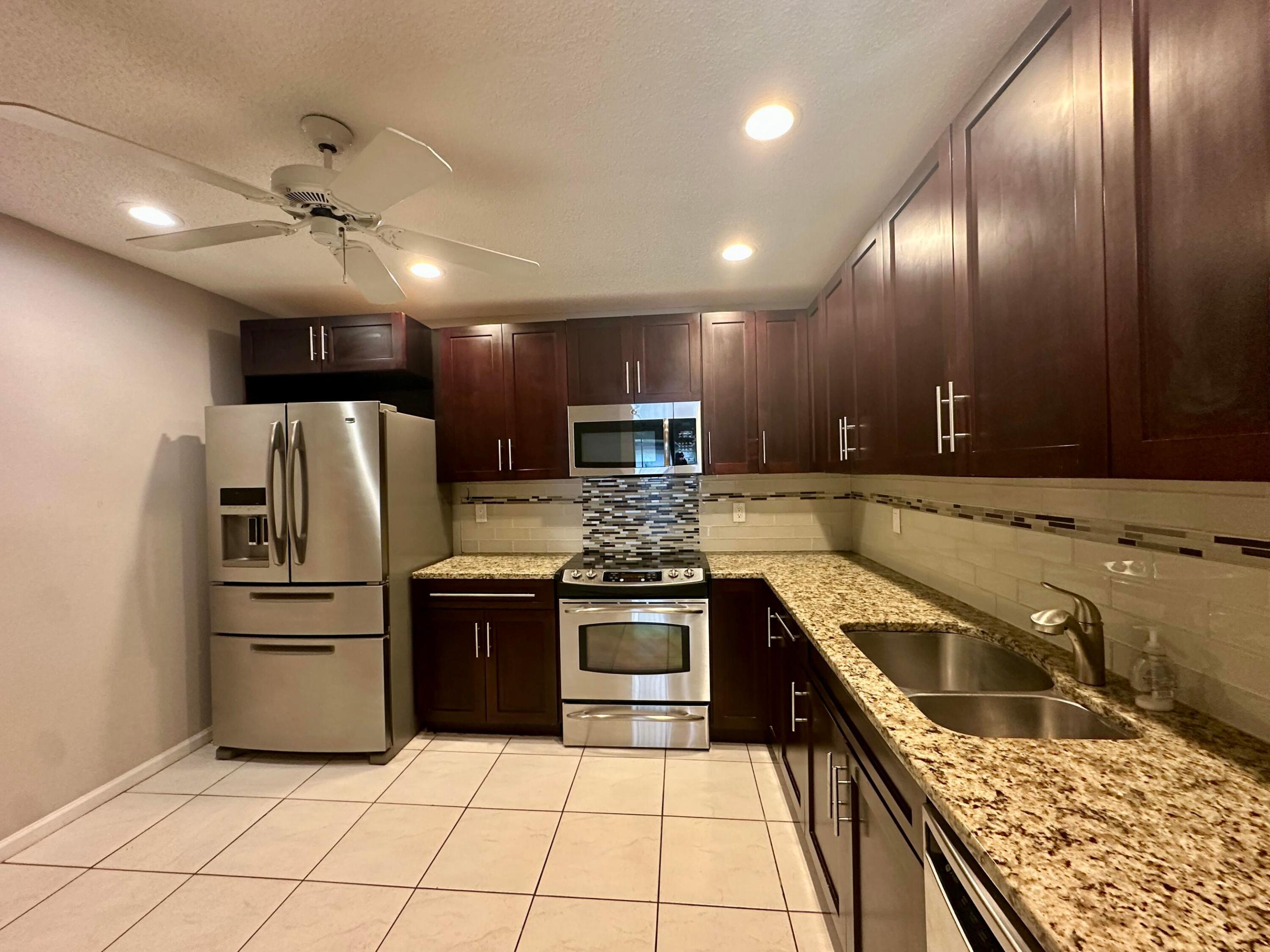 9292 Sabal Ridge Circle #D, Boca Raton, FL 33428 — photo 3