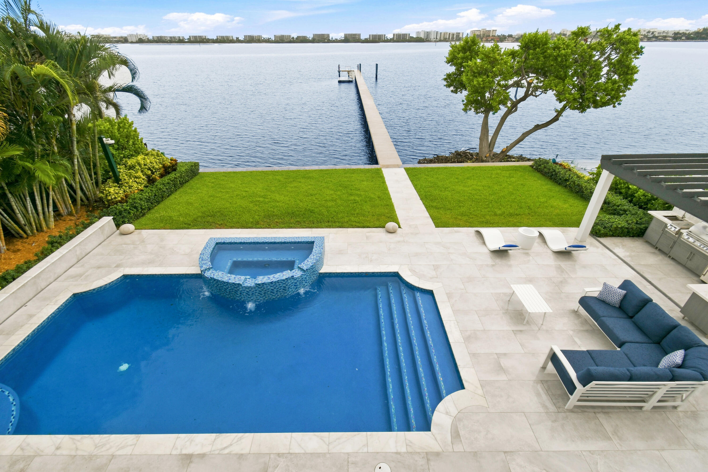 3 Lakeside Palms Court — photo