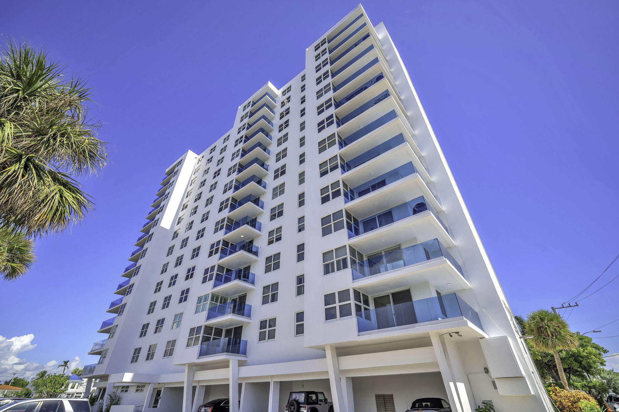 2639 N Riverside Drive 505 — photo