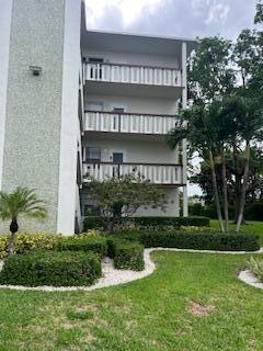 240 Southampton B Unit 240 — photo