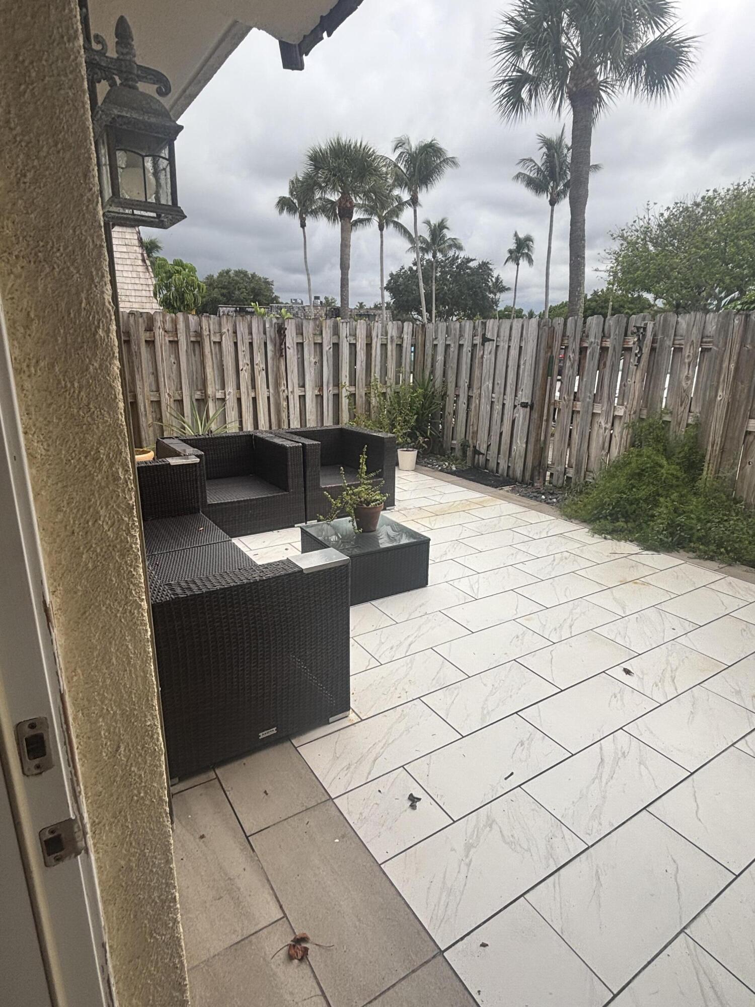 113 W Lake Arbor Drive — photo