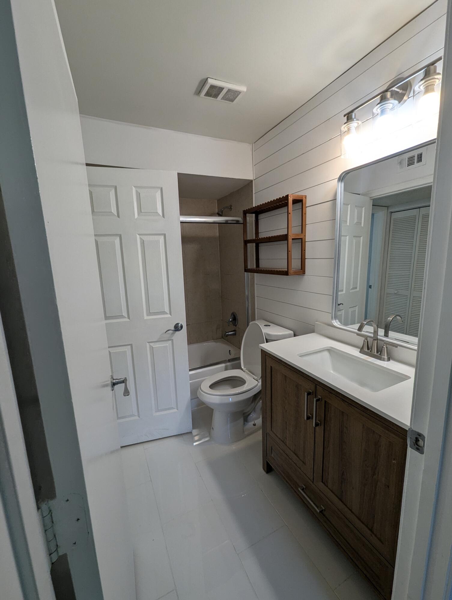 1215 Crystal Way G — photo