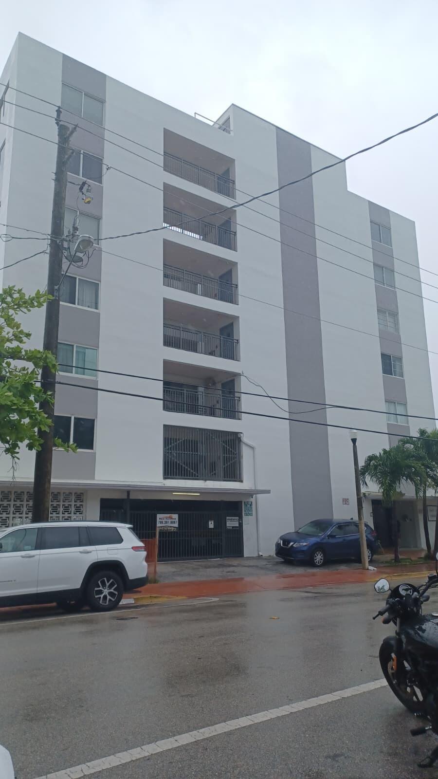 Home in Miami Beach, FL 33141 — photo 2