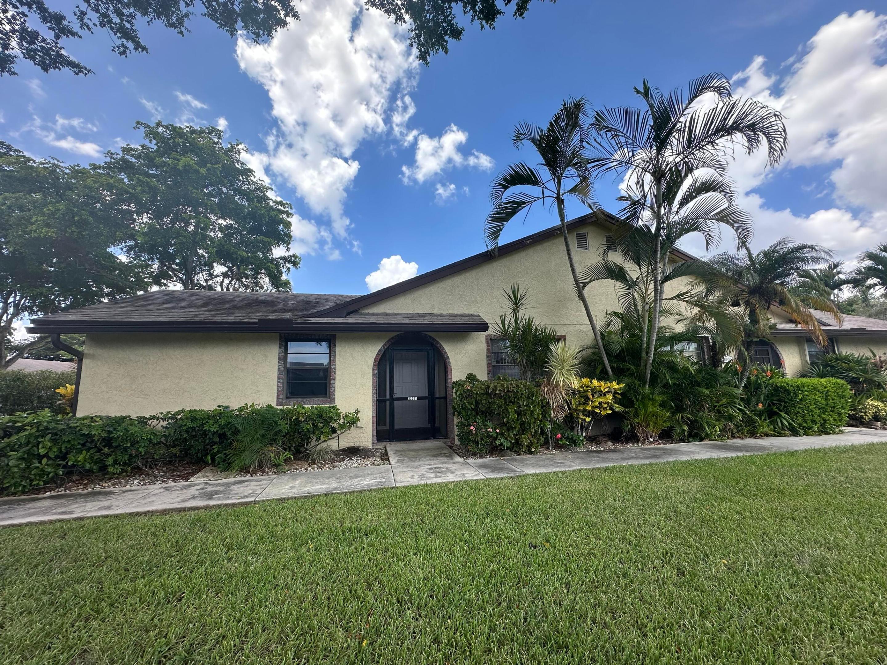 23301 Barlake Drive 23 — photo