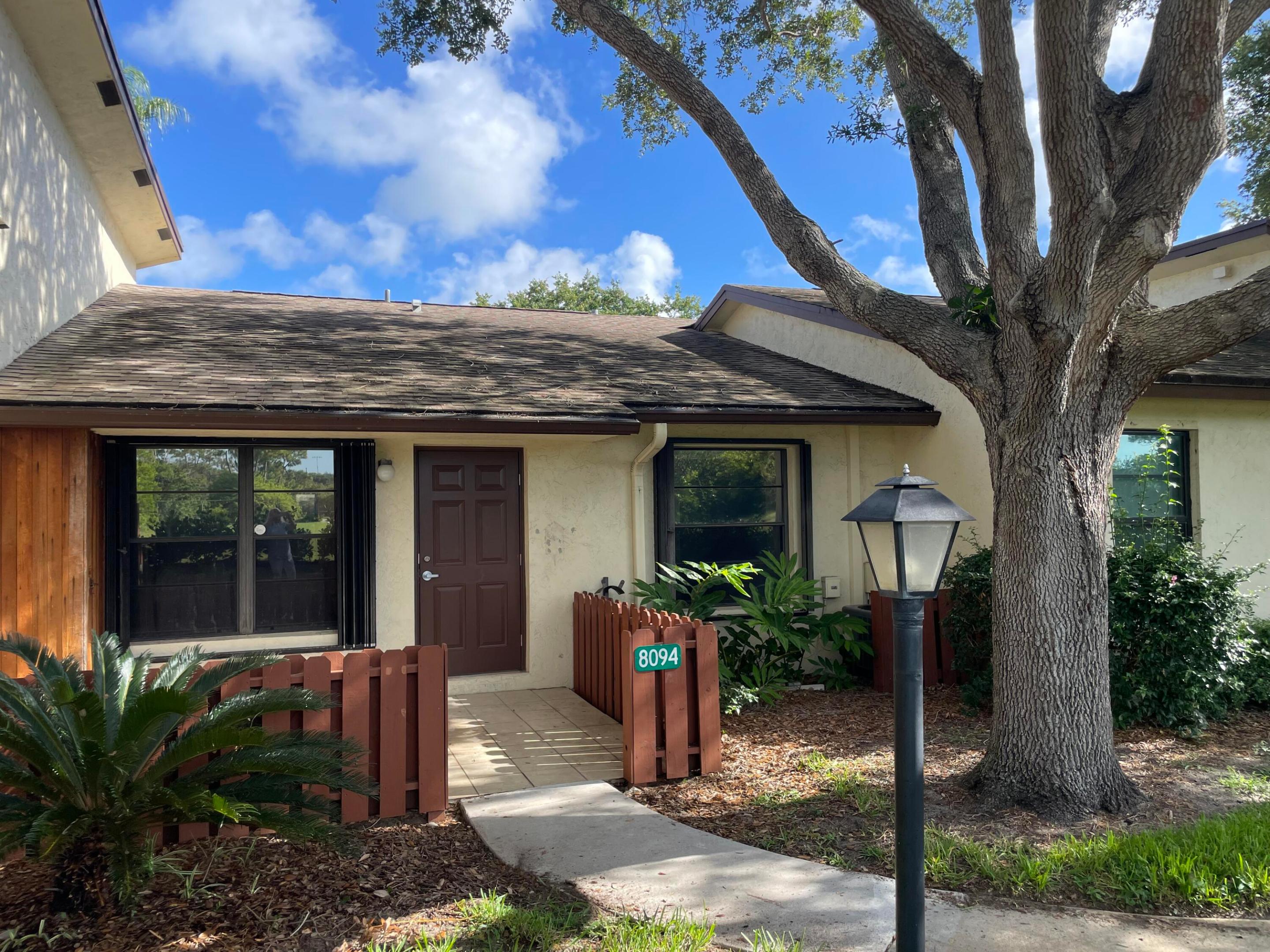 8094 SE Villa Circle — photo